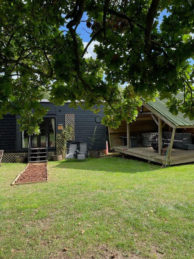 Дом отдыха Oak Tree Lodge: Unique 2 Level Shepherd's Hut: